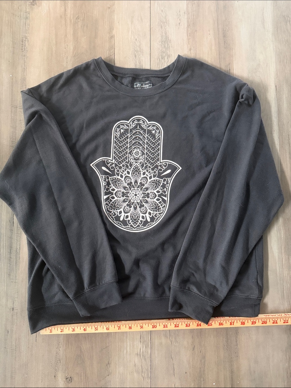 Women’s XL Hamsa Print Grey Crewneck Sweater oversized